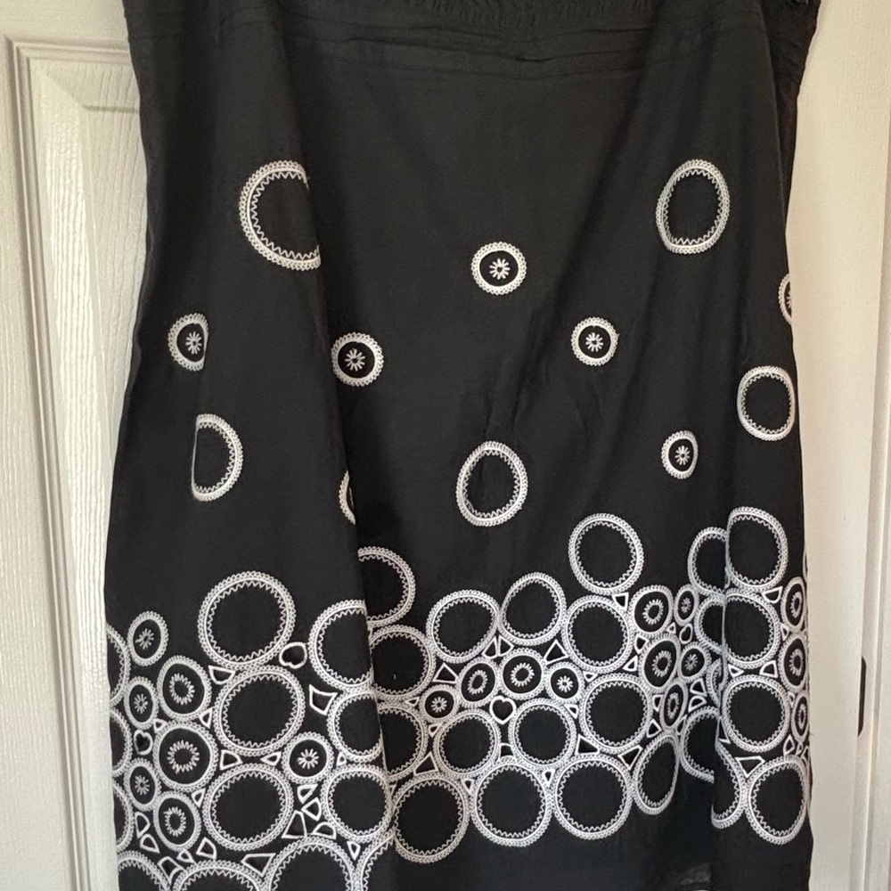 Chic Black A-Line Skirt with White Circle Pattern Lined